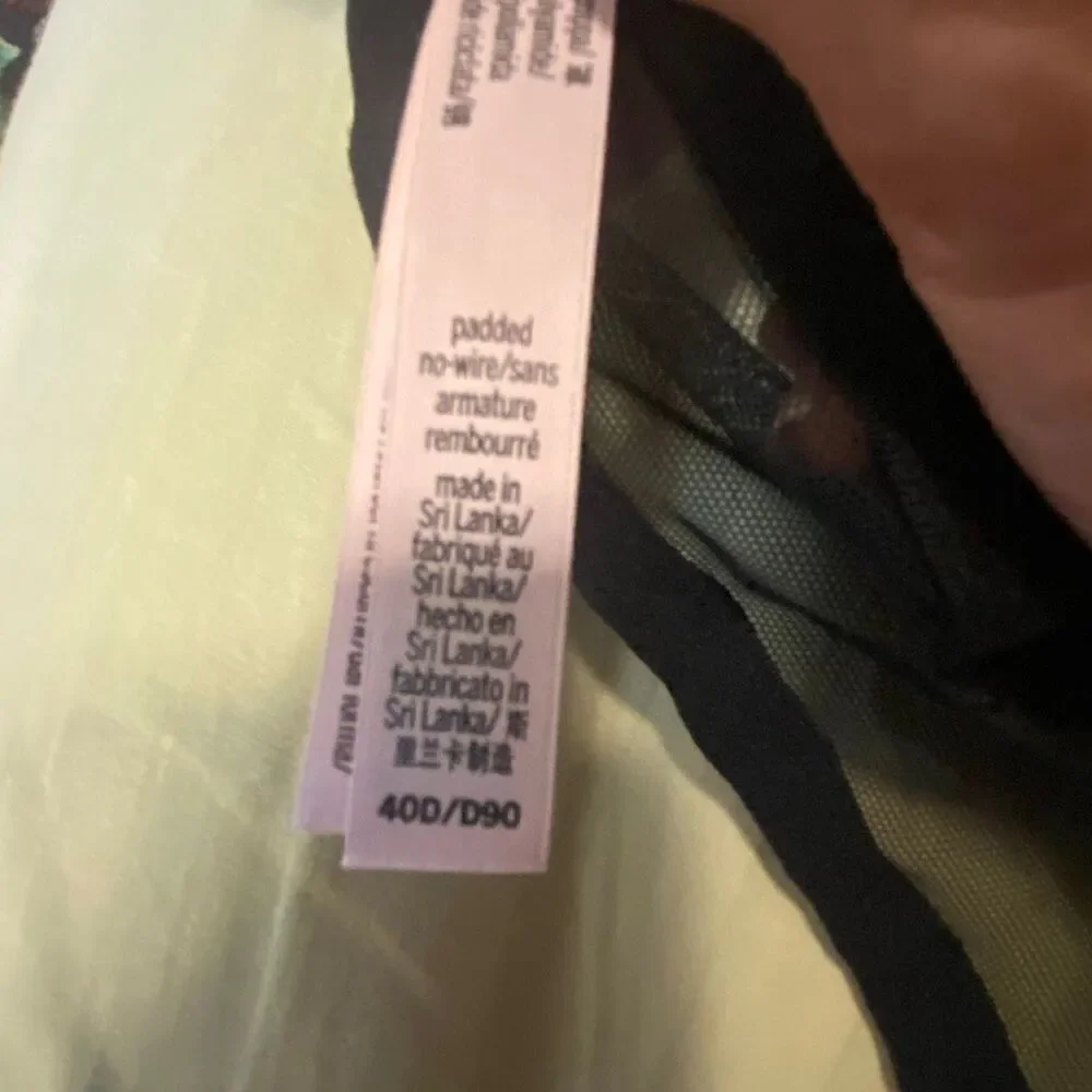 Victoria’s Secret bra padded no wire size 40D